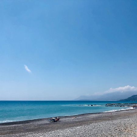 Peaceful Apartment 1 Minute Walk To The Beach Ventimiglia Exterior photo