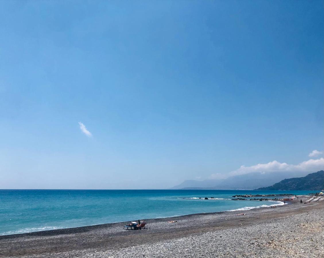 Peaceful Apartment 1 Minute Walk To The Beach Ventimiglia Exterior photo